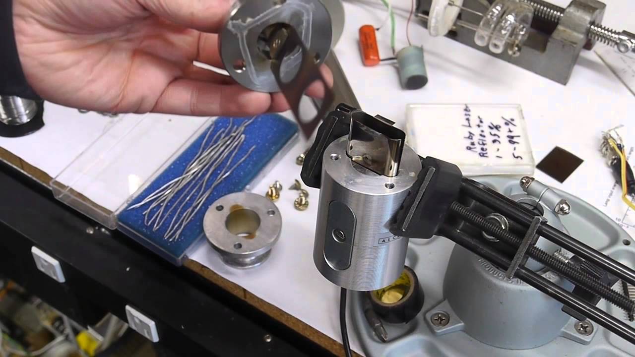 Cleaning a high-vacuum Penning gauge (cold cathode vacuum gauge)