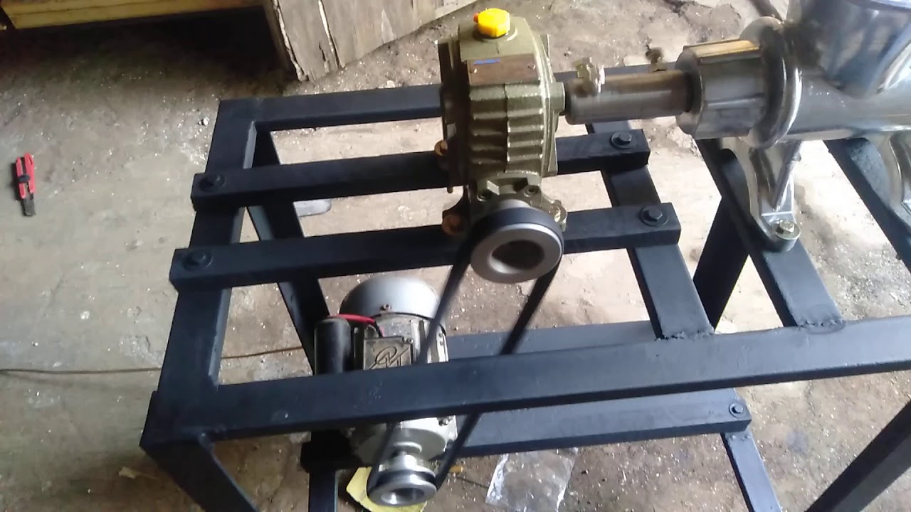 uji coba gilingan bumbu,gethok,daging dll...dengan dinamo 1/4 hp,gearbox ukuran 40..