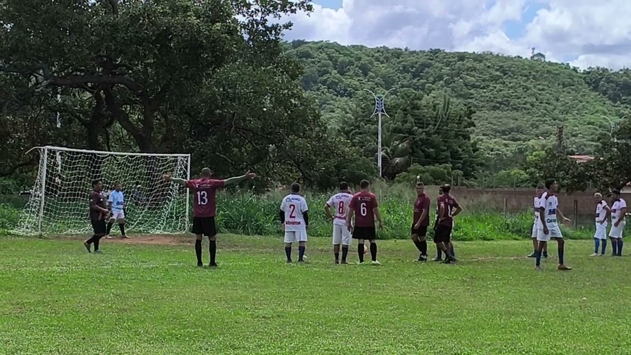 Edimar empata o jogo cobrando penalty