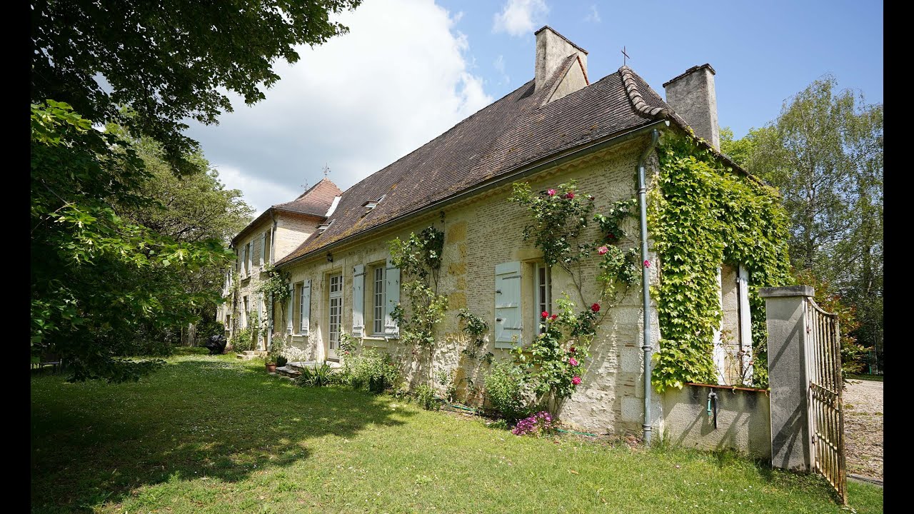 #458 - Chartreuse du XVIIIème siècle et ses communs sur un parc de 1,3ha