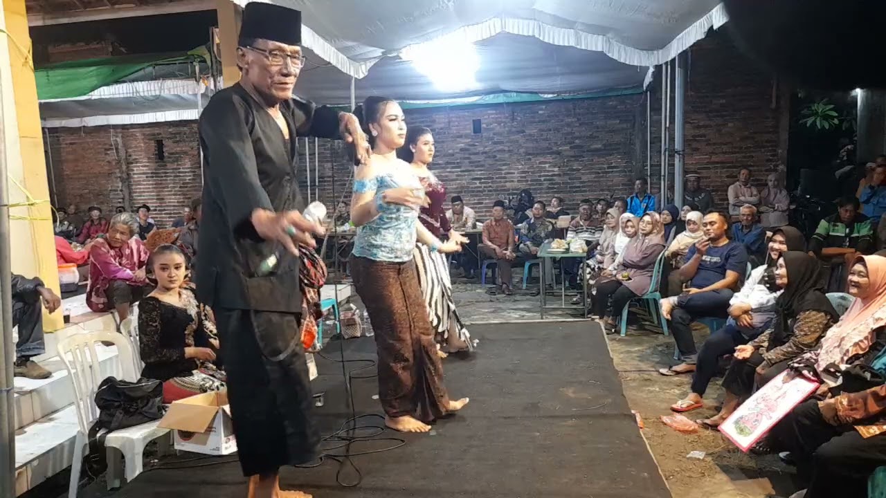 Seni: Tayub;.... Lagu Lali Janjine, Jula Juli, Gubok Asmoro,.... Campursari Kridho Budoyo