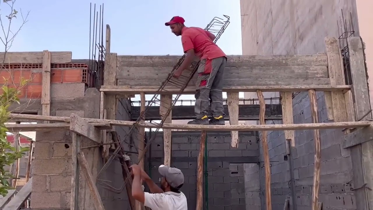 عمل جسر (فوندو) الامامي لي منزل استعداد لي سقف الاول