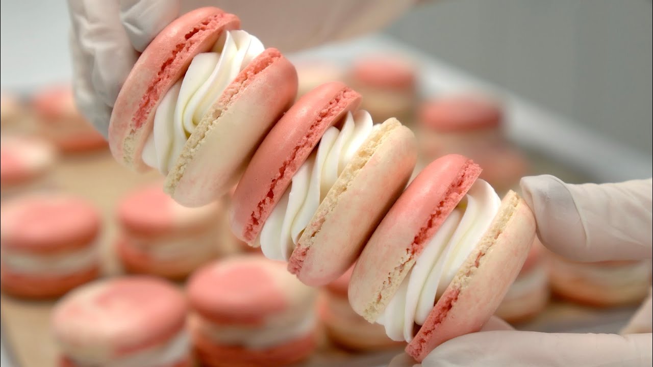 Raspberry Milk Macarons [SUGAR BEAN]