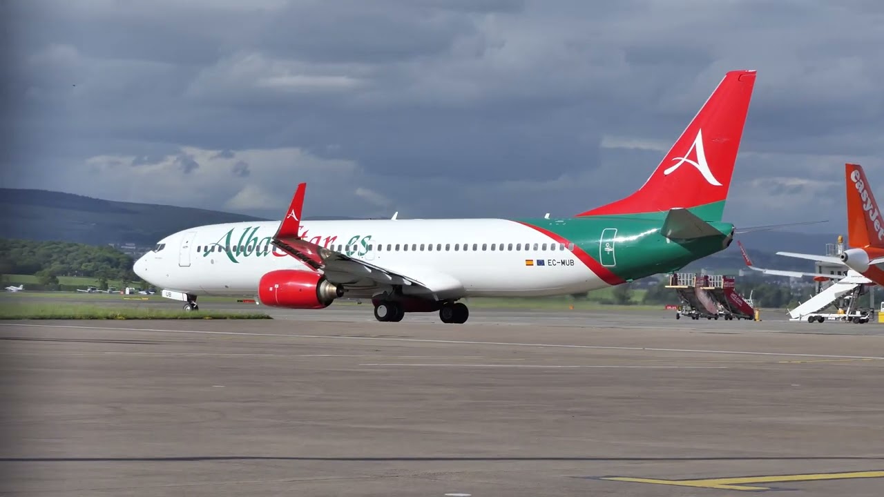 Albastar B738-800 at Glasgow Airport [4K/UHD]