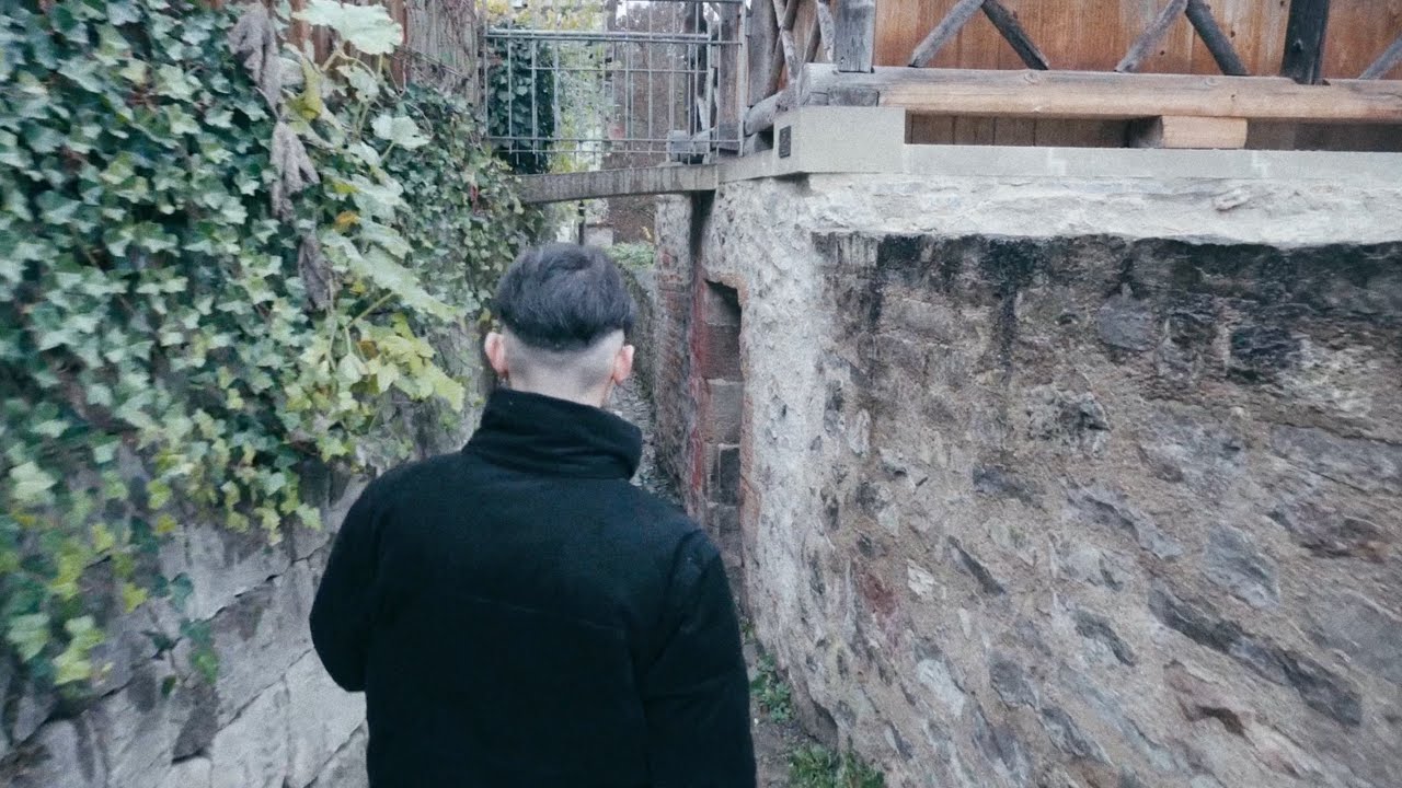 Savvabien - Tr&auml;ume gross (prod. Reviny, WLVD & Savvabien)