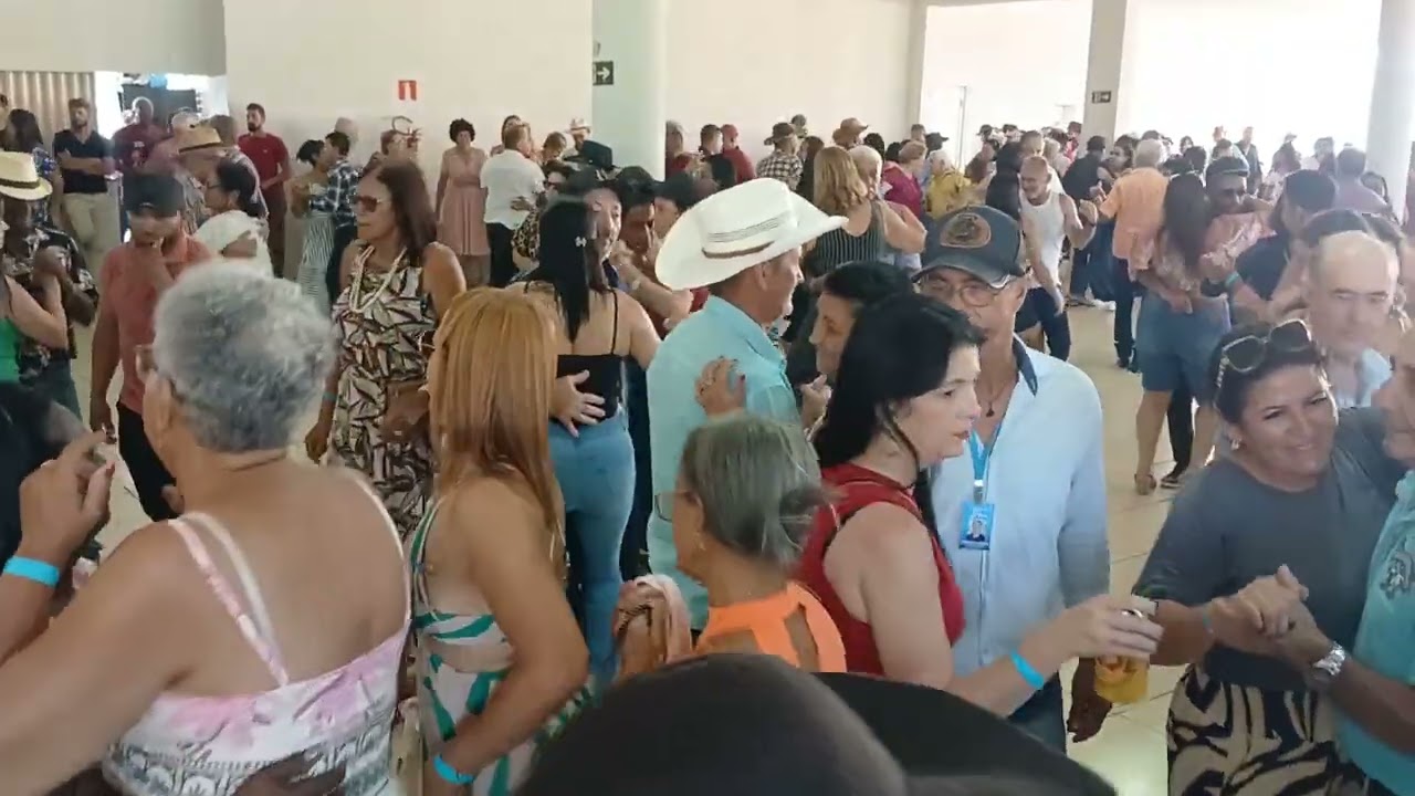 Encontro da terceira idade em patos de Minas. @vlogdosforrzeiros.