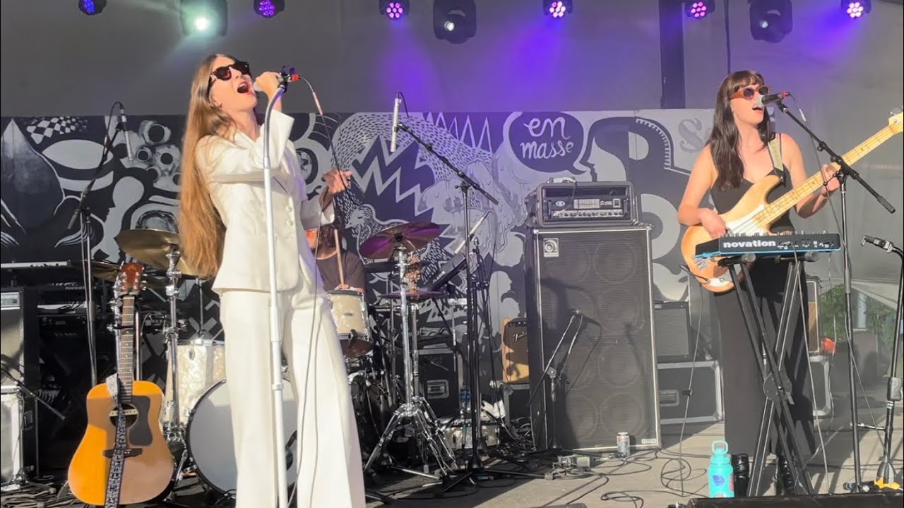 Weyes Blood Live - 