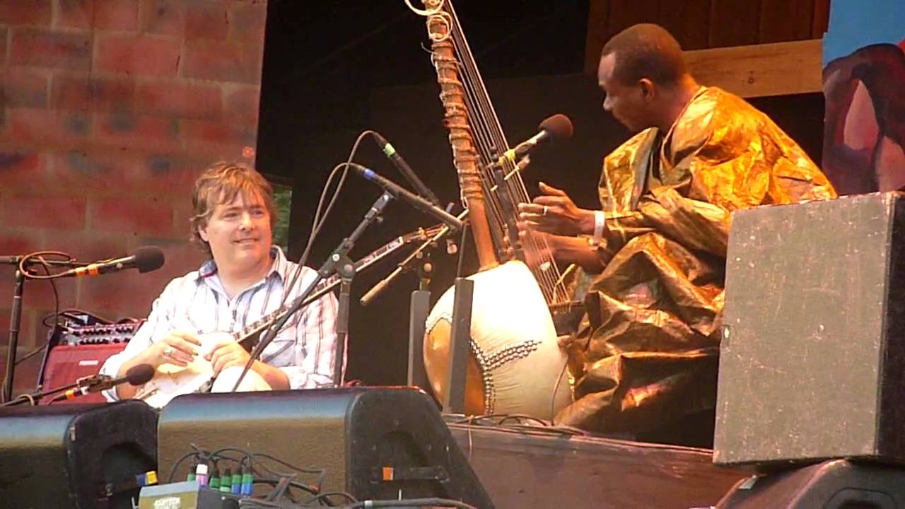 Telluride Bluegrass Fest '09: Bela Fleck and Toumani Diabate - dueling banjos