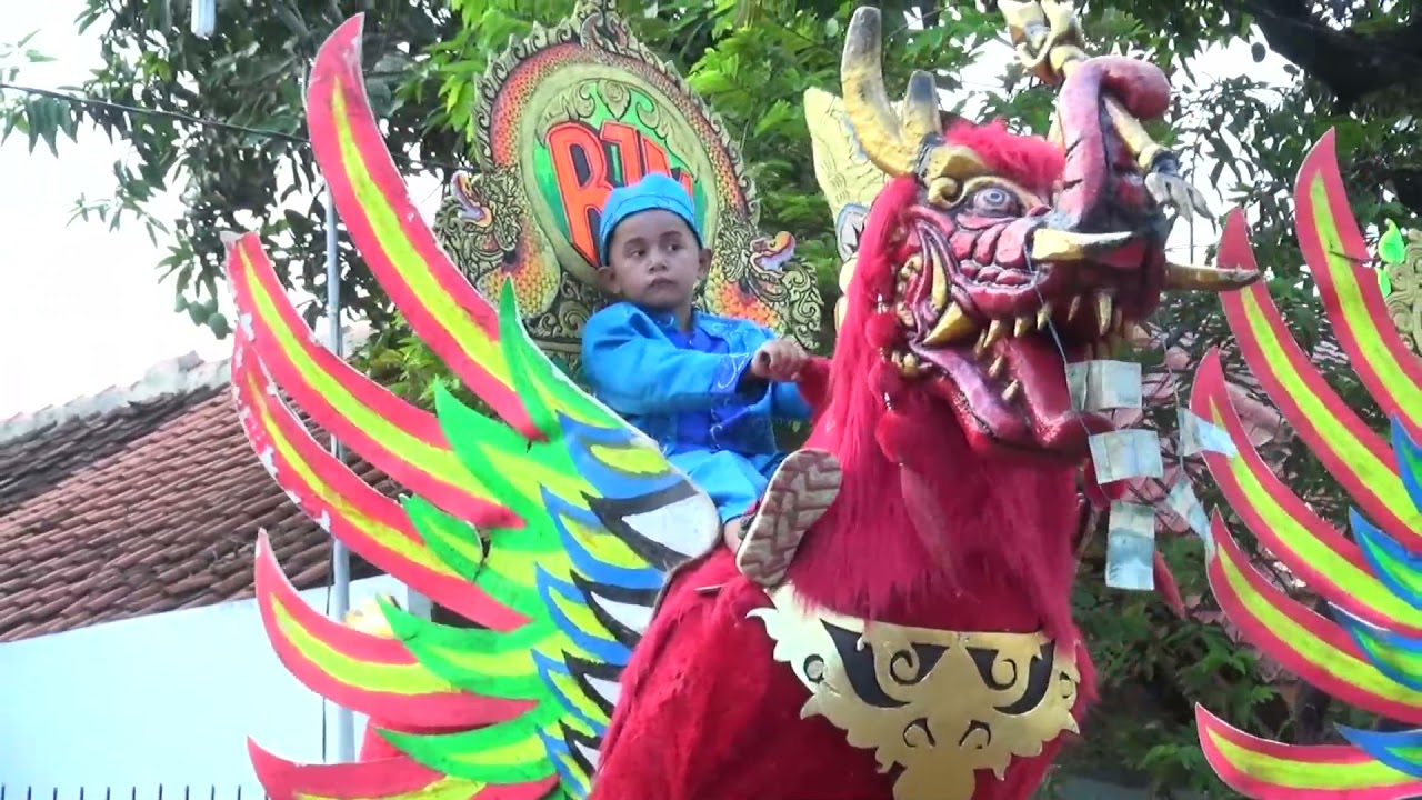 arak arakan drumband burok RJM live kedung krisik