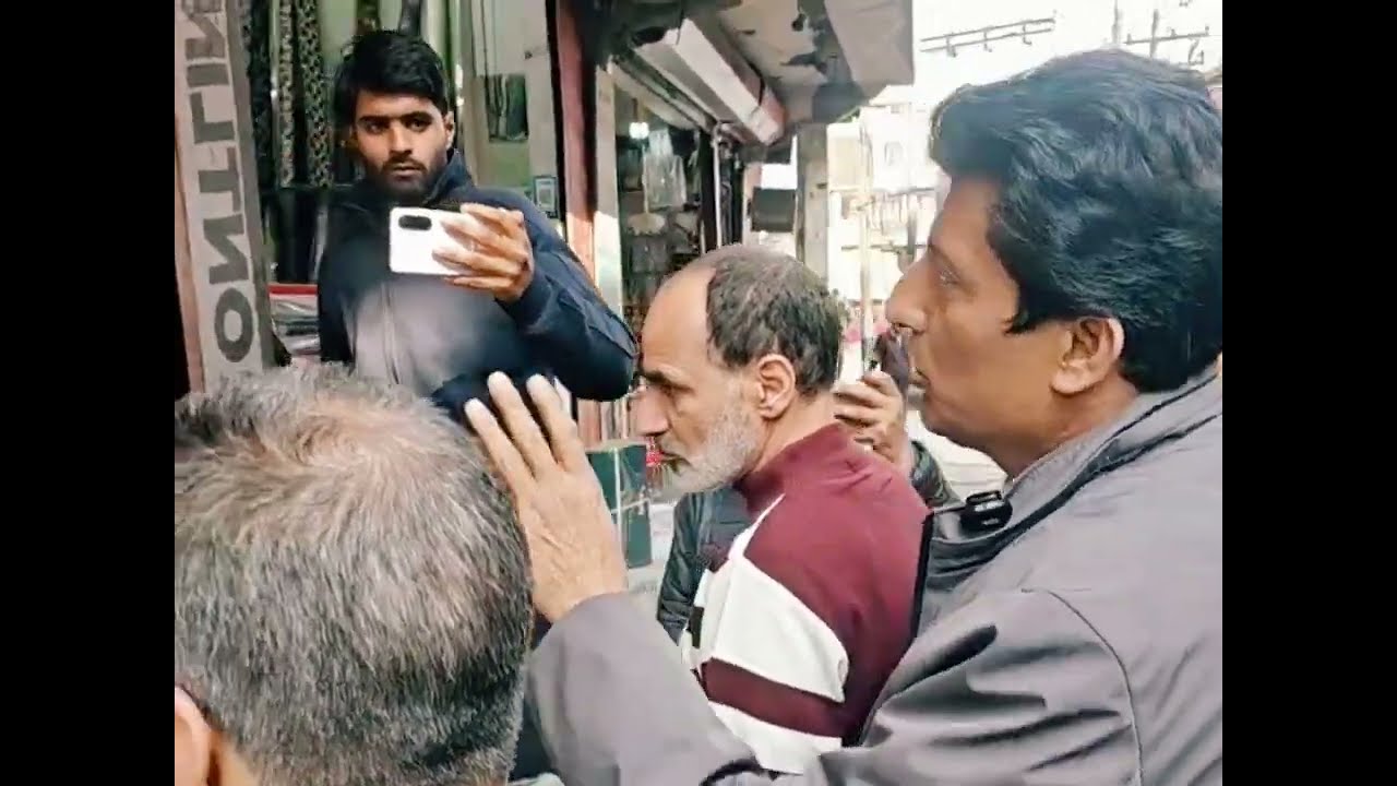 Food Safety Department ki taraf se Lal Chowk mein Market Checking