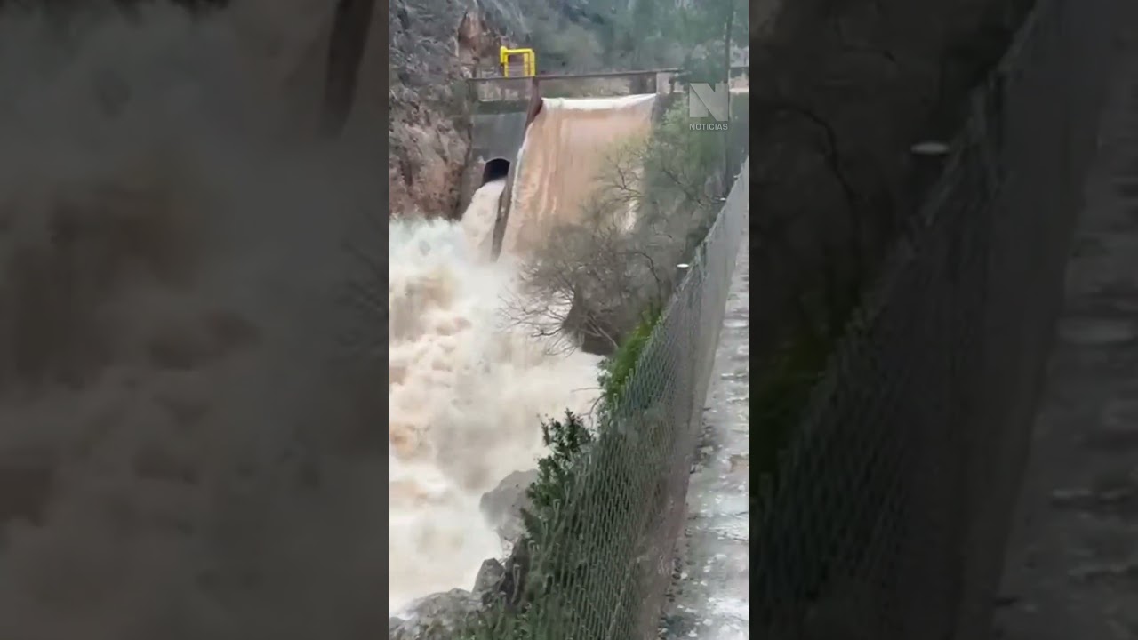 El revent&oacute;n de los chorros del r&iacute;o Mundo llenan la presa de los C&aacute;rcavos