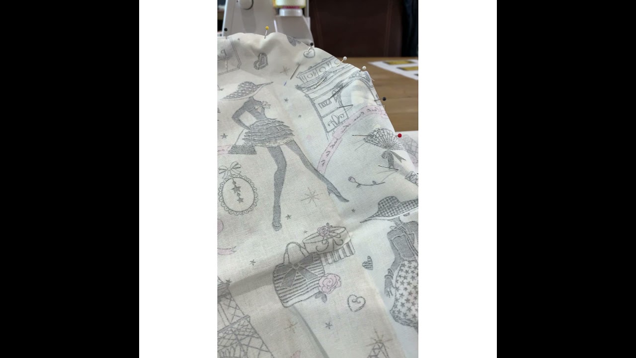 Couture d’une housse de protection pour Thermomix TM5 ou TM6.