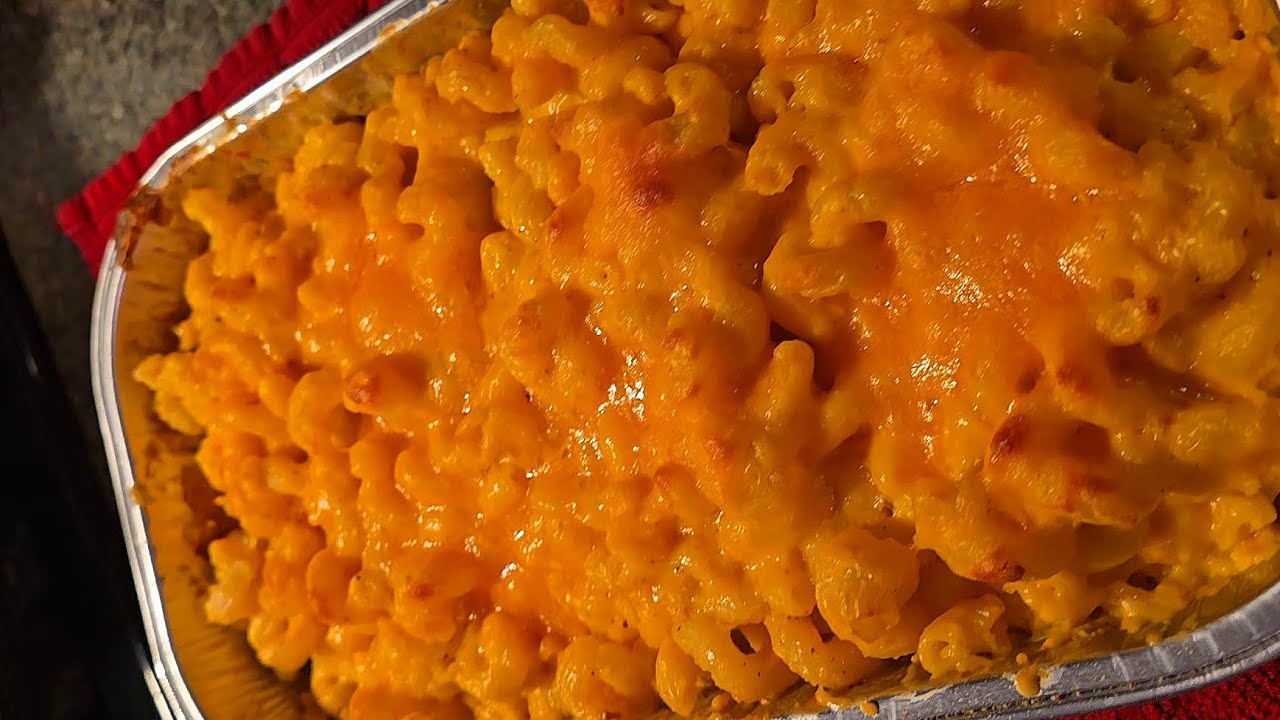 Trying Sam's Club Mac & Cheese.
