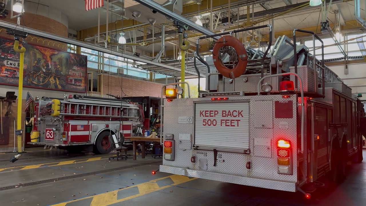 chicago fire department Ambulance 70 Engine 63 Responding 