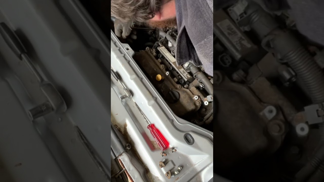 Smart car 451 valve cover removal #shortsyoutube #shortvideo #youtube #citycardriving #short #shorts