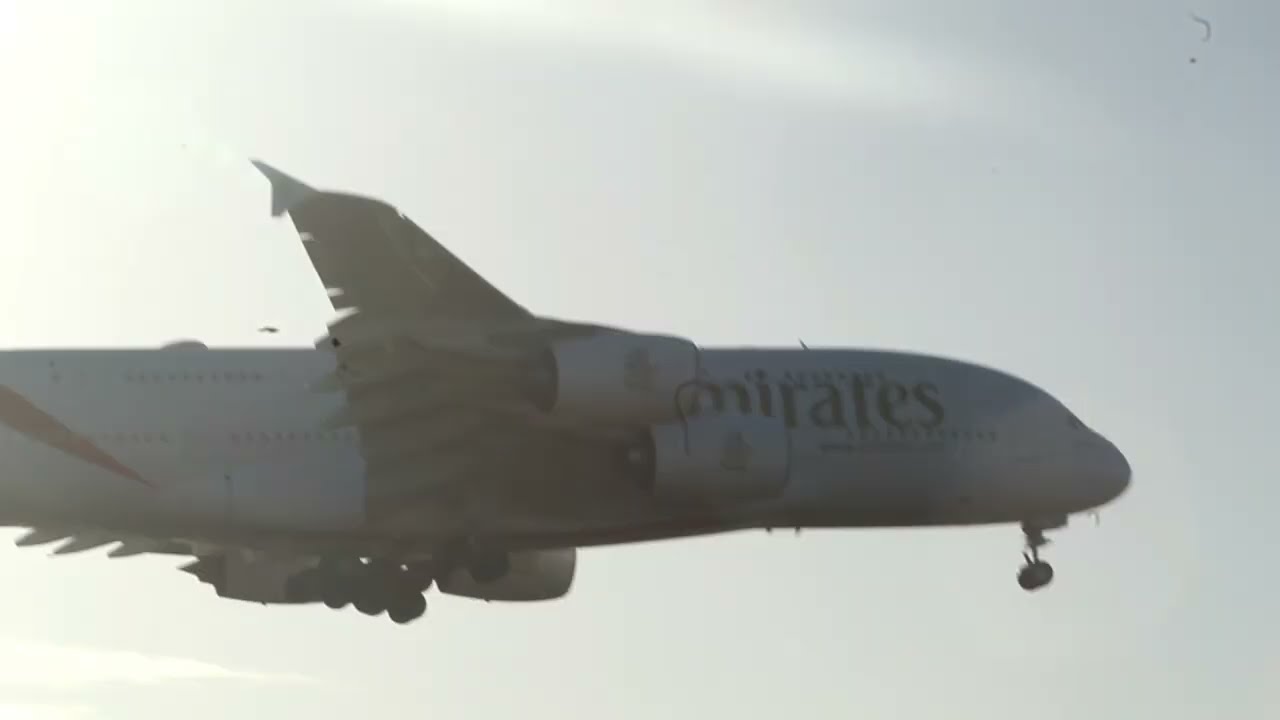 Emirates A380-800 A6-EOA Landing at London Gatwick