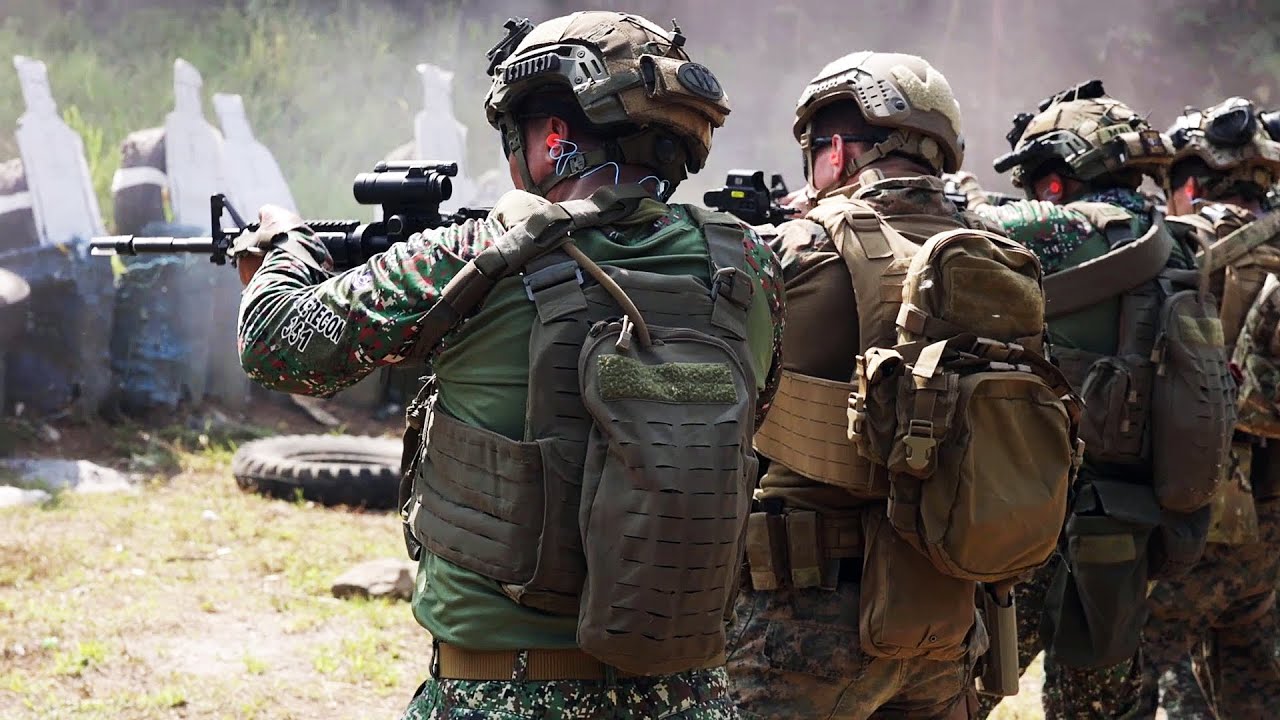 U.S. Recon Marines and Philippine Special Forces Conduct Live Fire Range in Balikatan 23