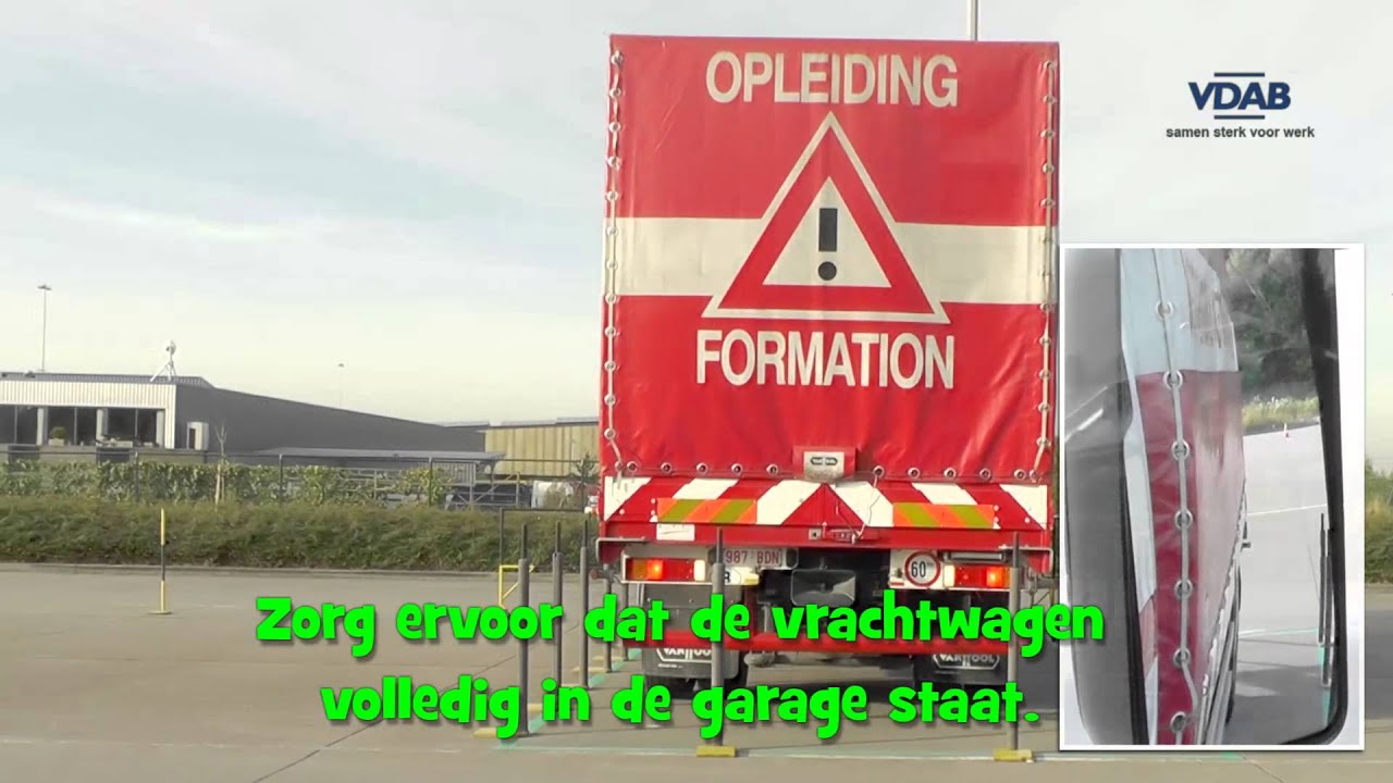 19 achteruit in een garage