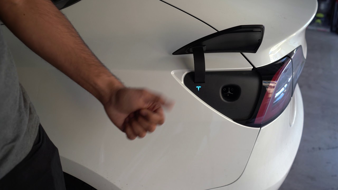 Tesla Model 3: Ориентация — порт зарядки