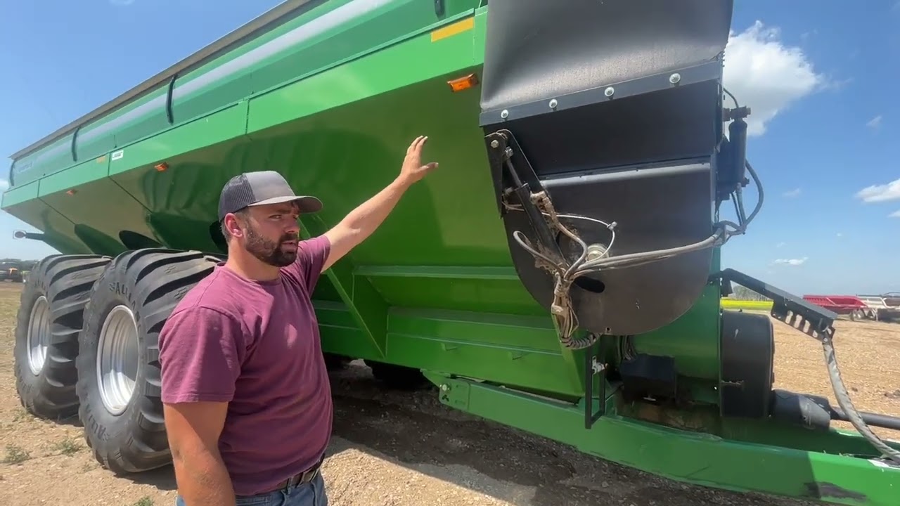 Quadtrac & Unverferth 2020 Grain Cart walk around / daily maintenance