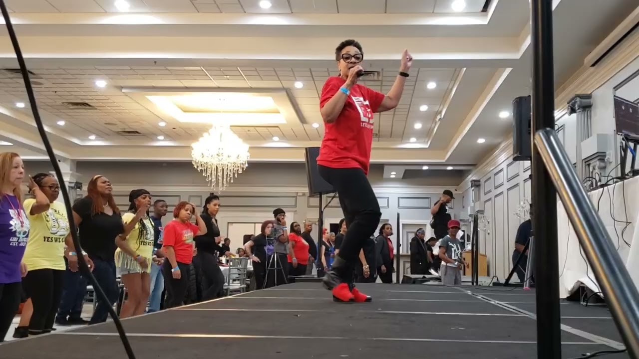 Пенни Перл, создательница танца YOR'BAH LOVE LINE DANCE.