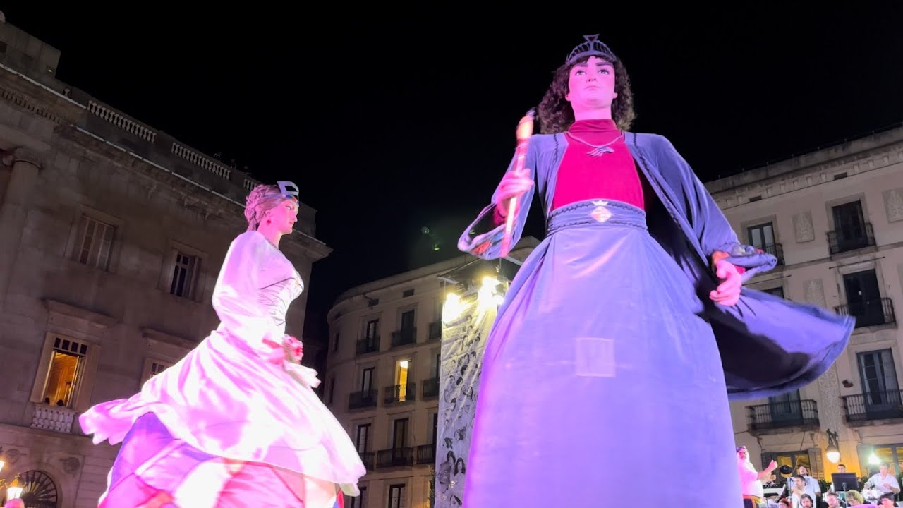 Ball dels Gegants de la Ciutat al Toc d’Inici | Mercè 2023