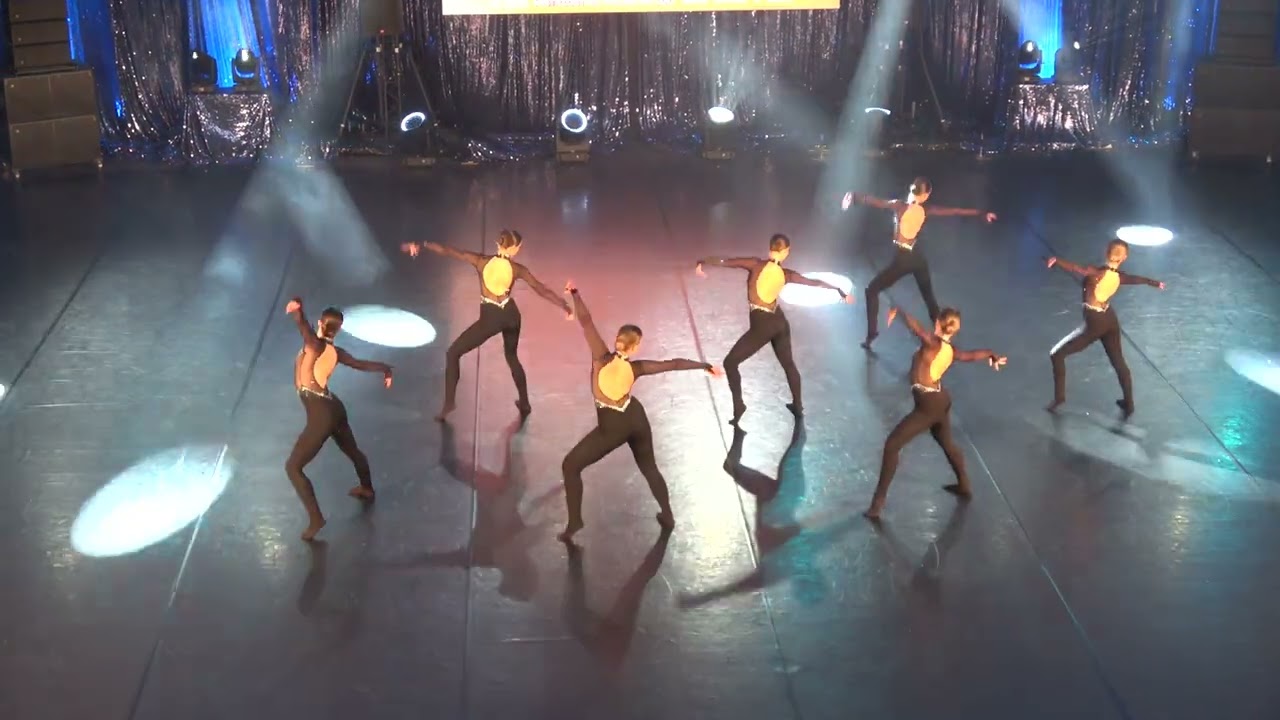 J Team, Egurrola Dance Studio