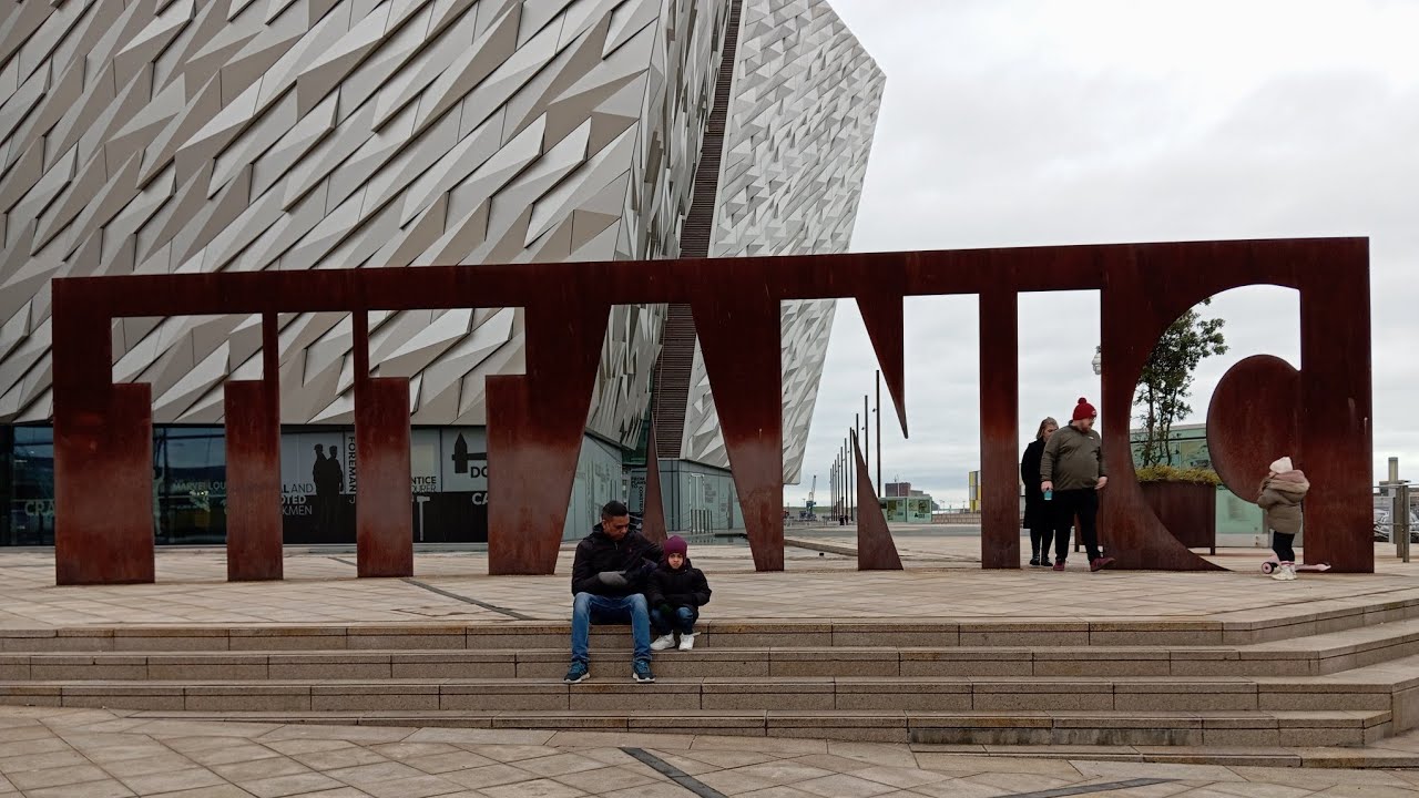 City Sightseeing Tour Belfast Northern Ireland #travel #belfast #northernireland #uk