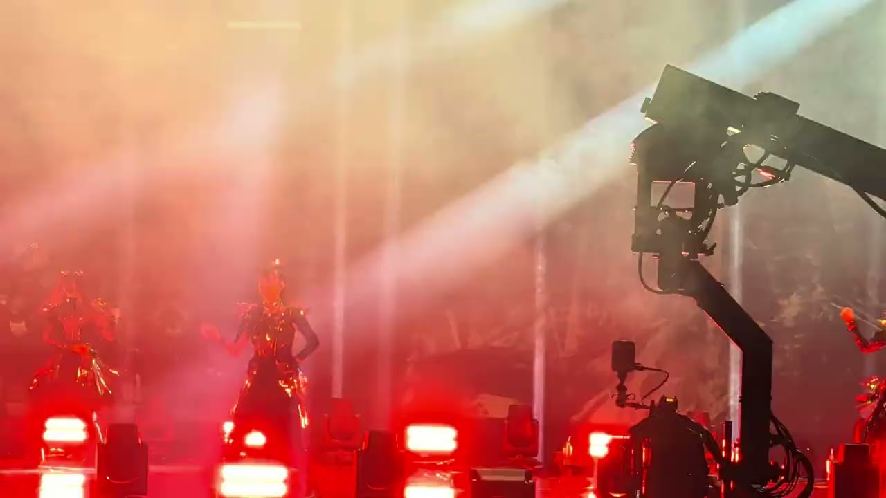 BabyMetal - Death (show intro) - Live at the Los Angeles Intuit Dome