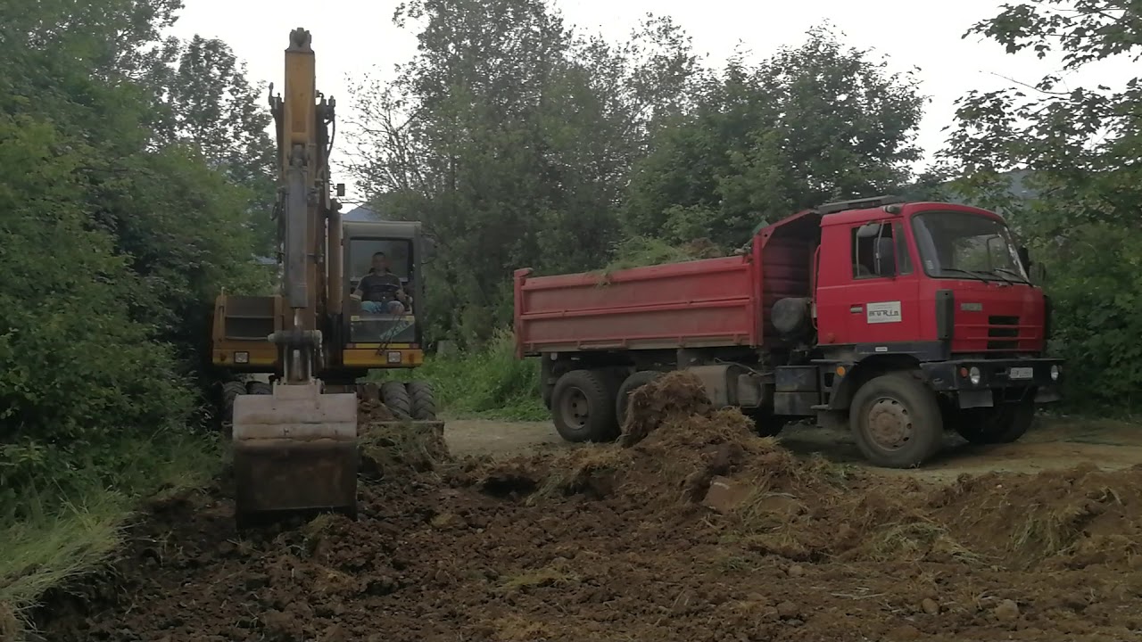 Tatra 815-2 S3 a Hydrema M 1700 - nakladanie zeminy