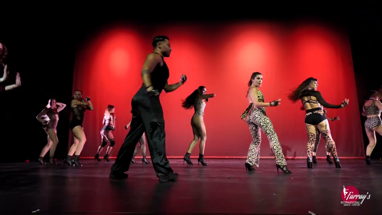 Savage by Yass @ Fin de Curso Farray's Center Junio 2025