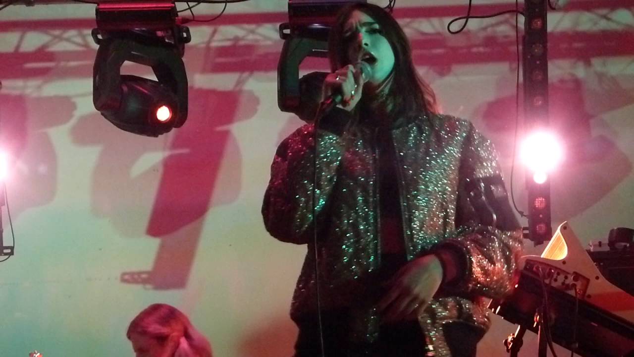 Dua Lipa - Last Dance live Dot to Dot Festival, Manchester 27-05-16