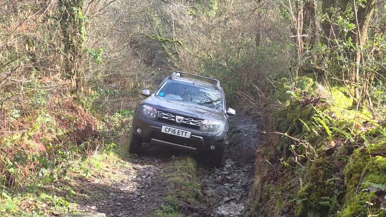 Duster 4x4 Greenlaning in West Wales