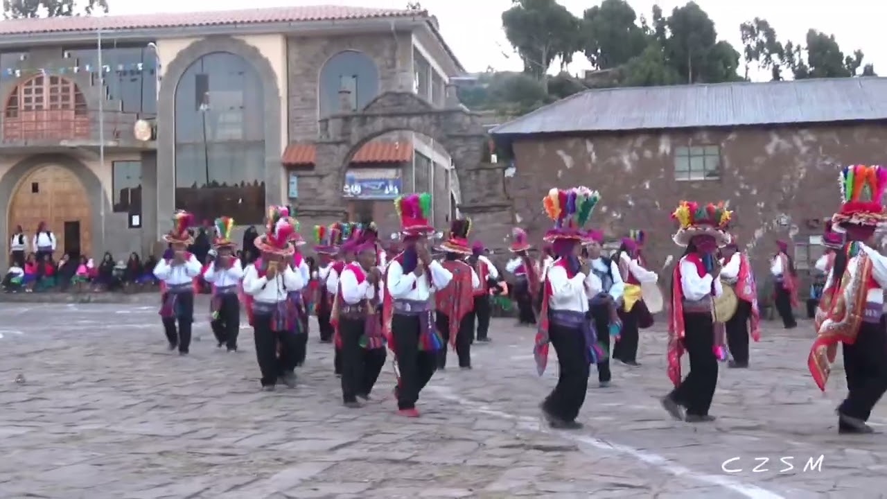 TAQUILE, festividad de Pentecostés.