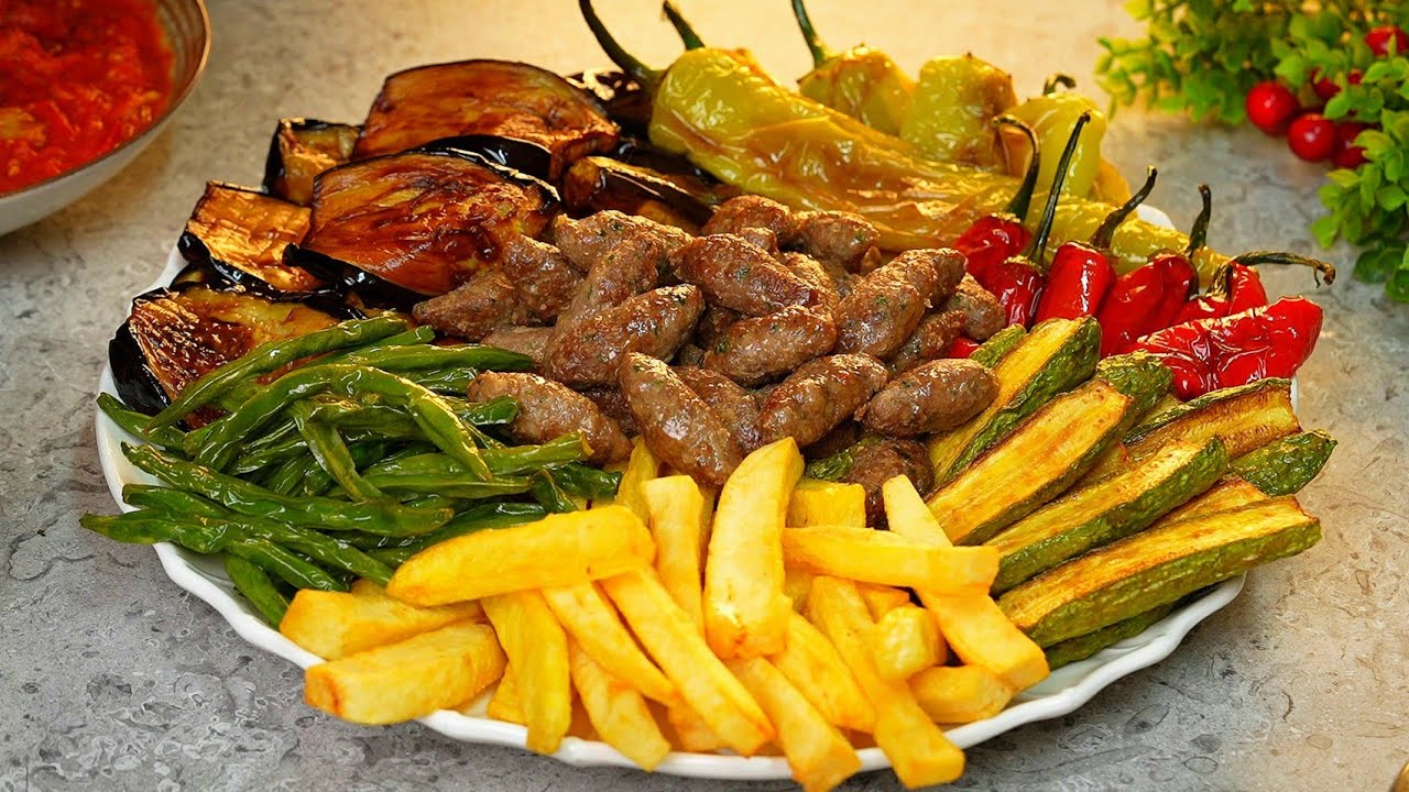 смешанное блюдо из жареных овощей 🌶🥔
