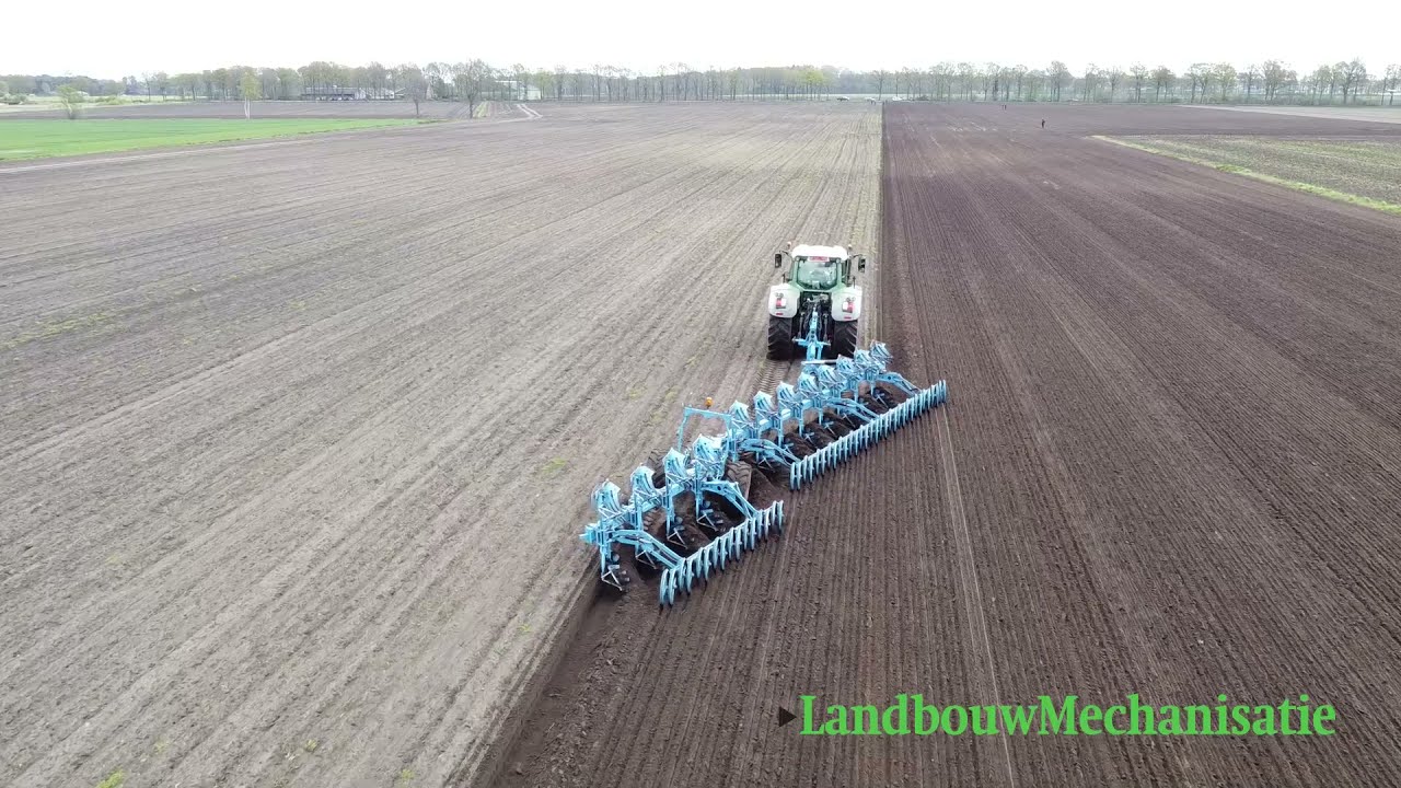 Lemken Titan 18: Grote 12-schaar wentelploeg met geïntegreerde vorenpakker