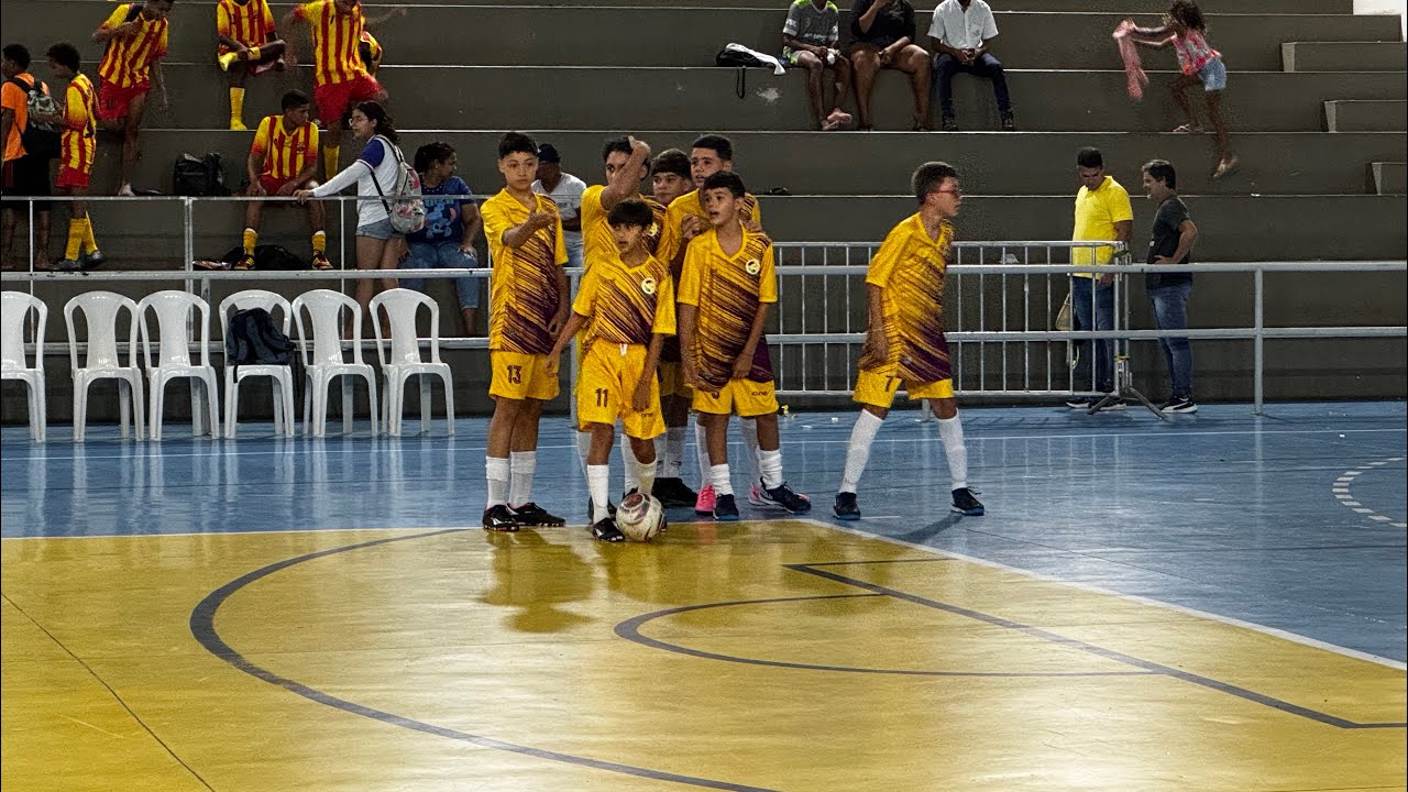 Jogos Escolares JEES 2025: Cooperativa x Roberto Calmon, futsal infantil