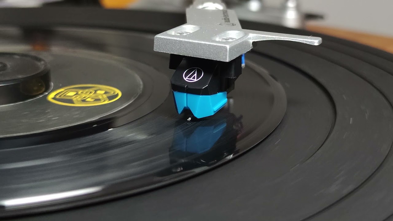 RAH Band - Falcon // Audio-Technica VM95C