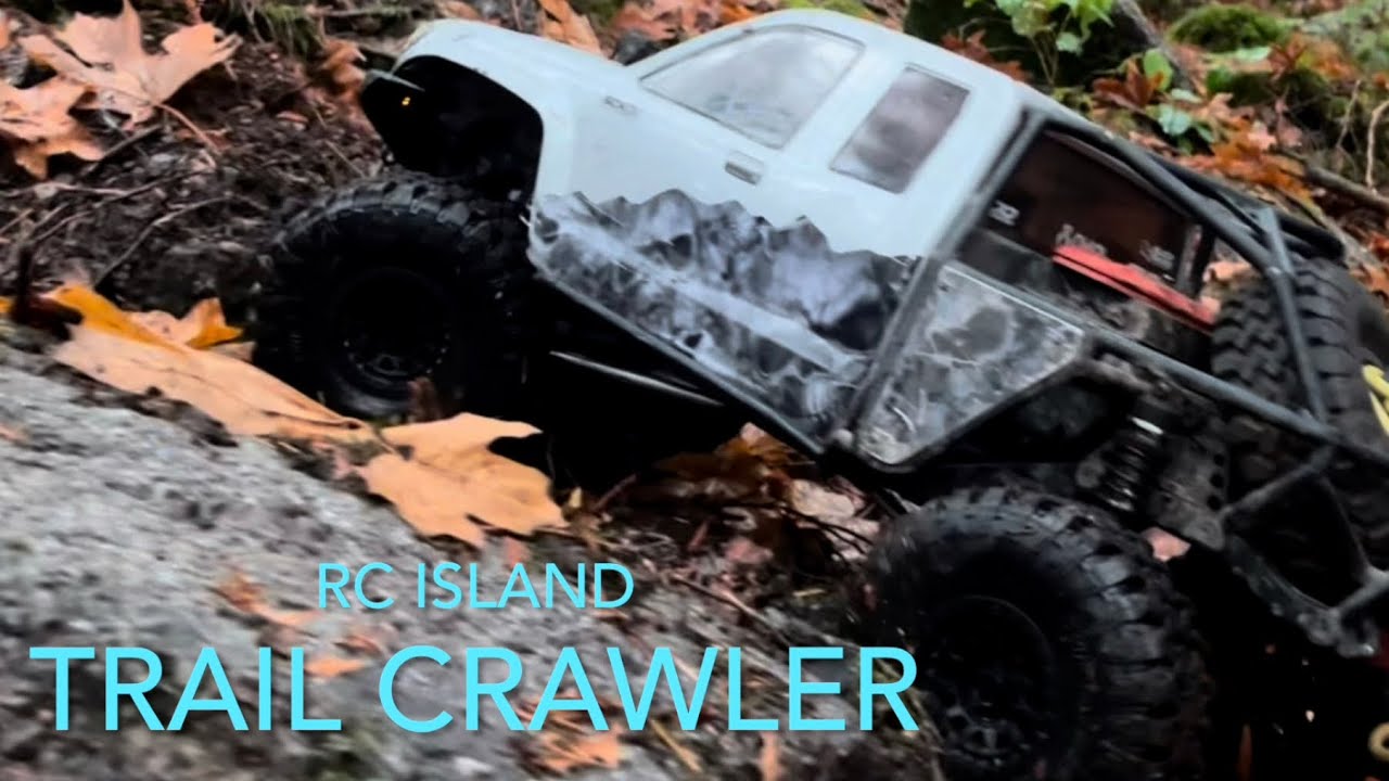 Wet and leafy rc trail crawl with the Axial Scx6 Honcho video 2