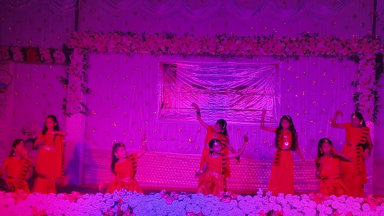 Girls Mix Dance performance JBV School program 25-26