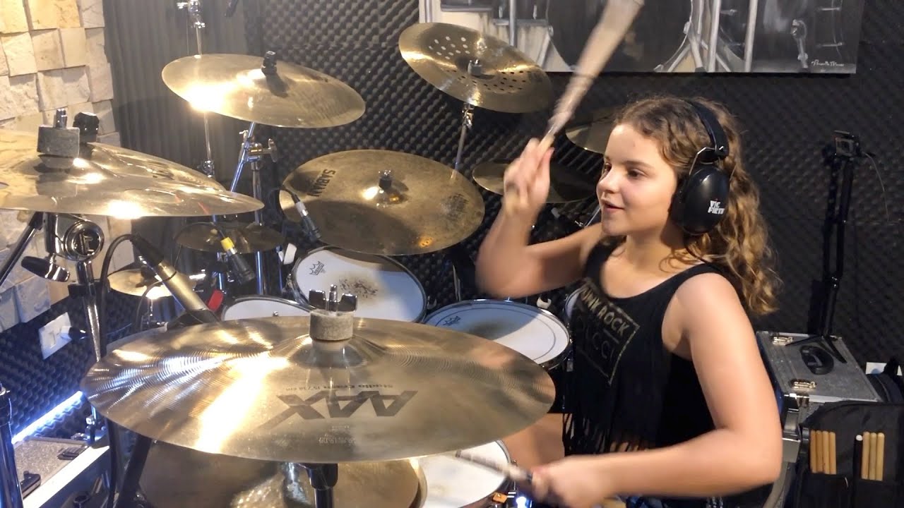 ANAHÍ SEMENTINO ROMÃO TOCANDO BUBBLEGUM BITCH - MARINA AND THE DIAMONDS (DRUM COVER)