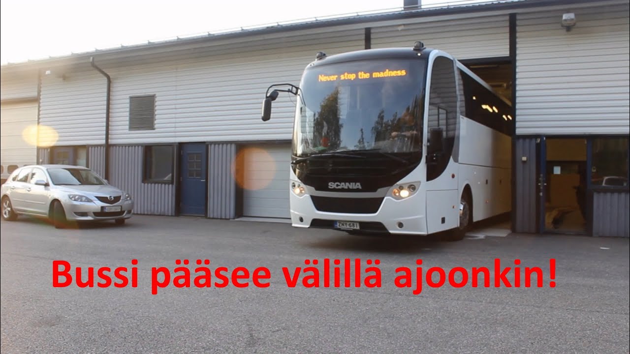 Bussi lähtee huoltoon