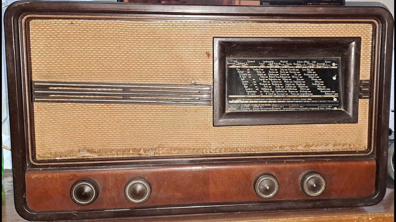 Philips 644V 1940 Vintage AM Radio Restoration