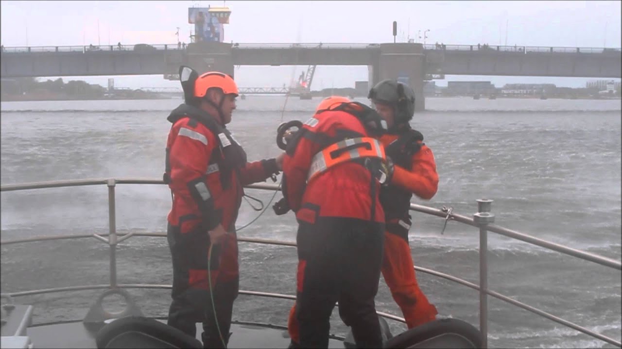 Opvisning Aalborg havn med helohoist