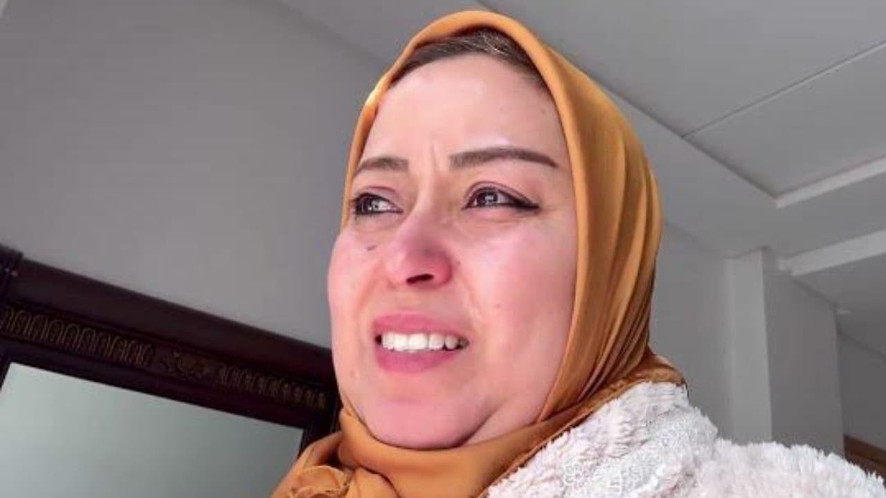 لبنى رضات بالهم والهم مرضاش بيها