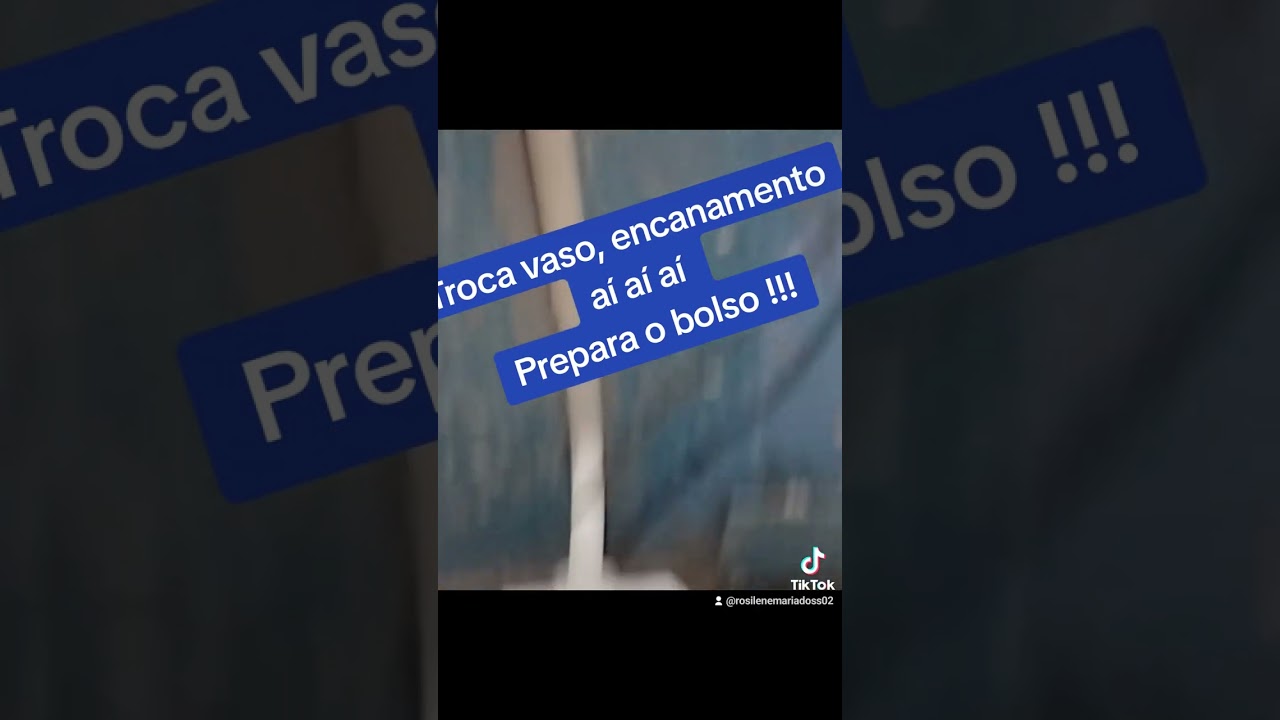 Obra de reforma no banheiro de apartamento CDHU , primeiro dia.