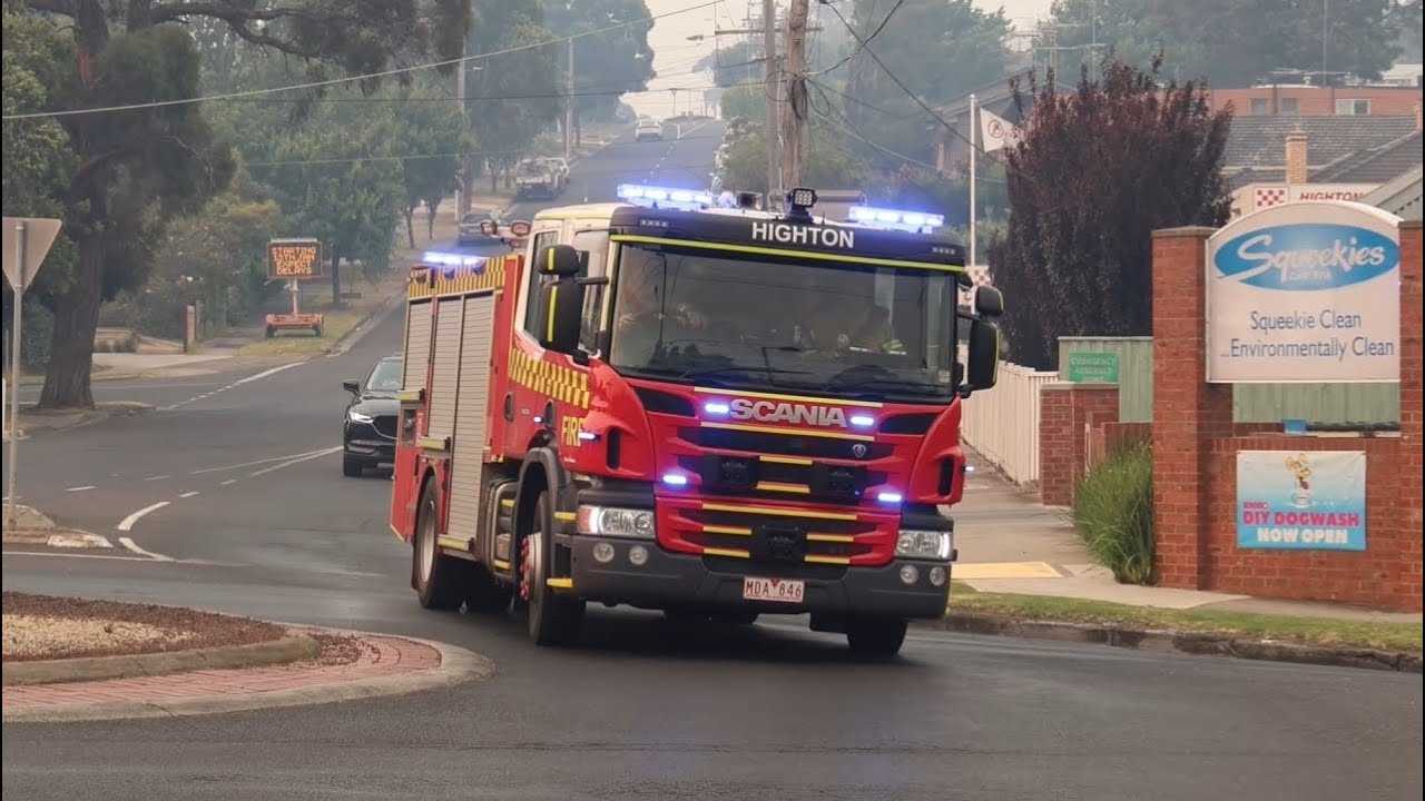 Country Fire Authority Highton Pumper Responding to a Structure Fire during TFB