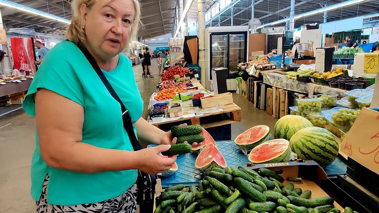 Цены на рынке в Праге. Наконец нашли рыбу .