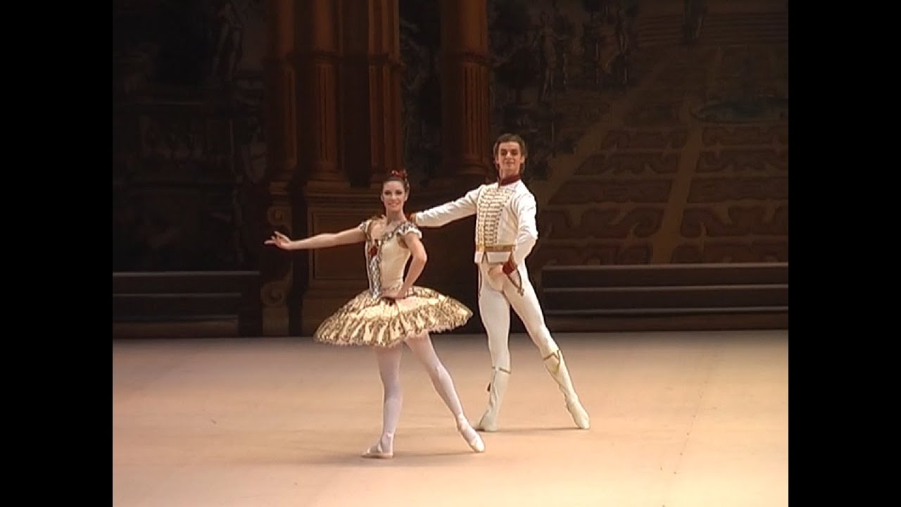 Paquita Grand Pas - Bolshoi Ballet (Maria Alexandrova, Alexander Volchkov)