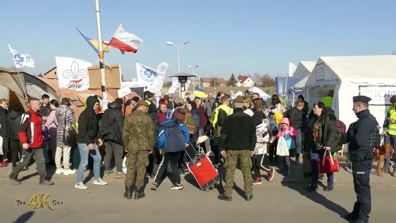 Medyka: Polish army doing crowd control at busiest border crossing 3-24-2022